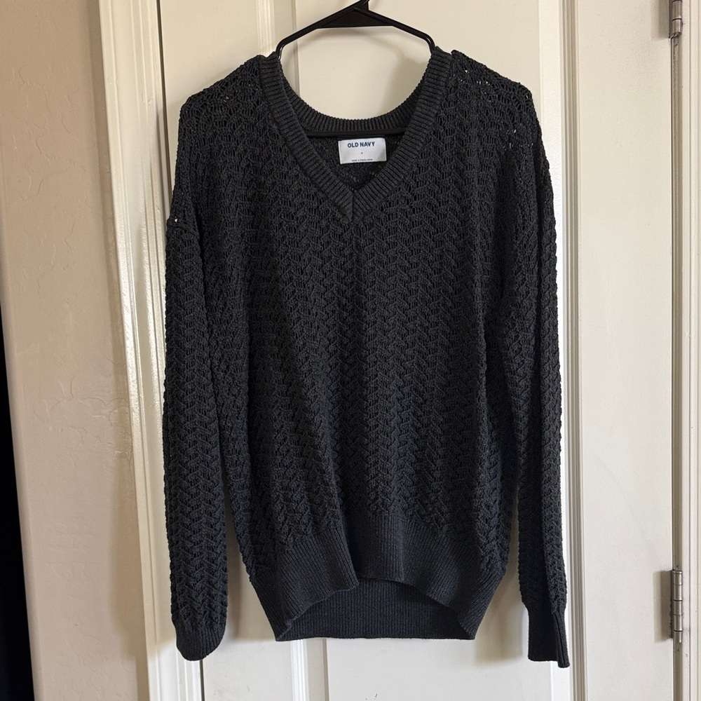 Old Navy Black V-Neck Sweater / G34